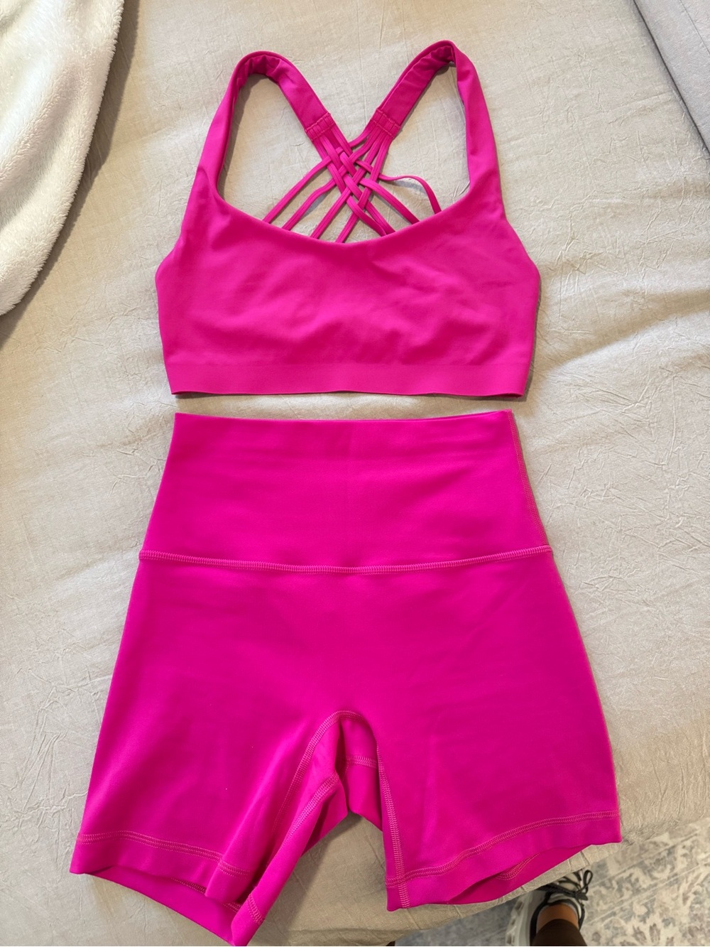 Lululemon Bra/Align Shorts Set - Picture 2 of 9